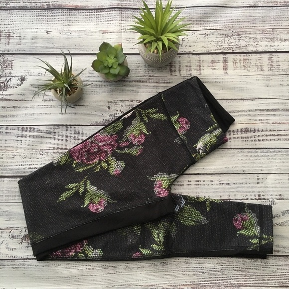 Lululemon Wunderunder Floral NWOT - Picture 3 of 8